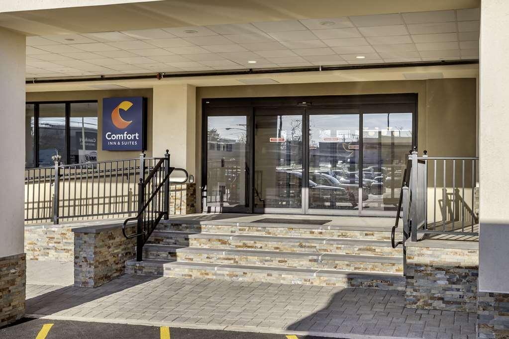 Comfort Inn & Suites Newark Liberty International Airport 外观 照片