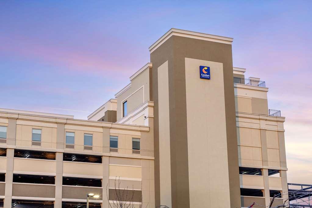 Comfort Inn & Suites Newark Liberty International Airport 外观 照片