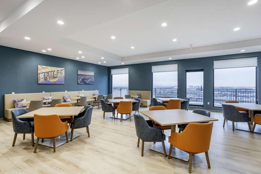 Comfort Inn & Suites Newark Liberty International Airport 餐厅 照片
