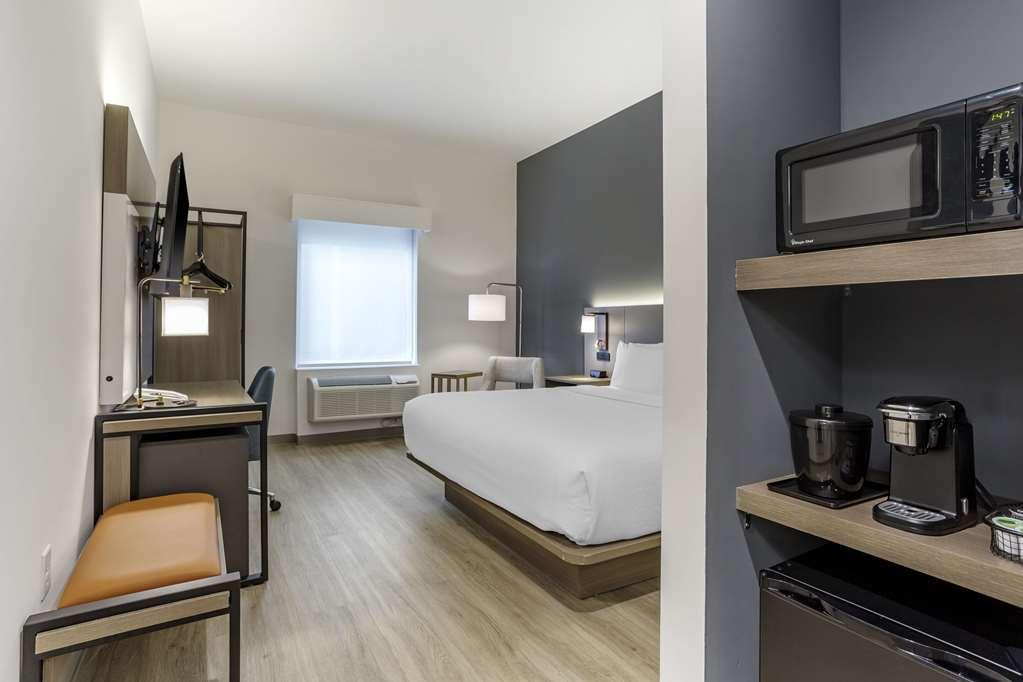 Comfort Inn & Suites Newark Liberty International Airport 客房 照片