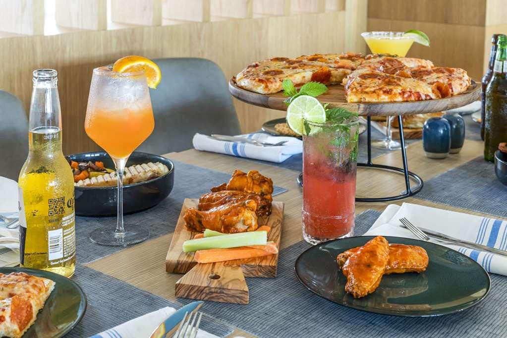 Comfort Inn & Suites Newark Liberty International Airport 餐厅 照片