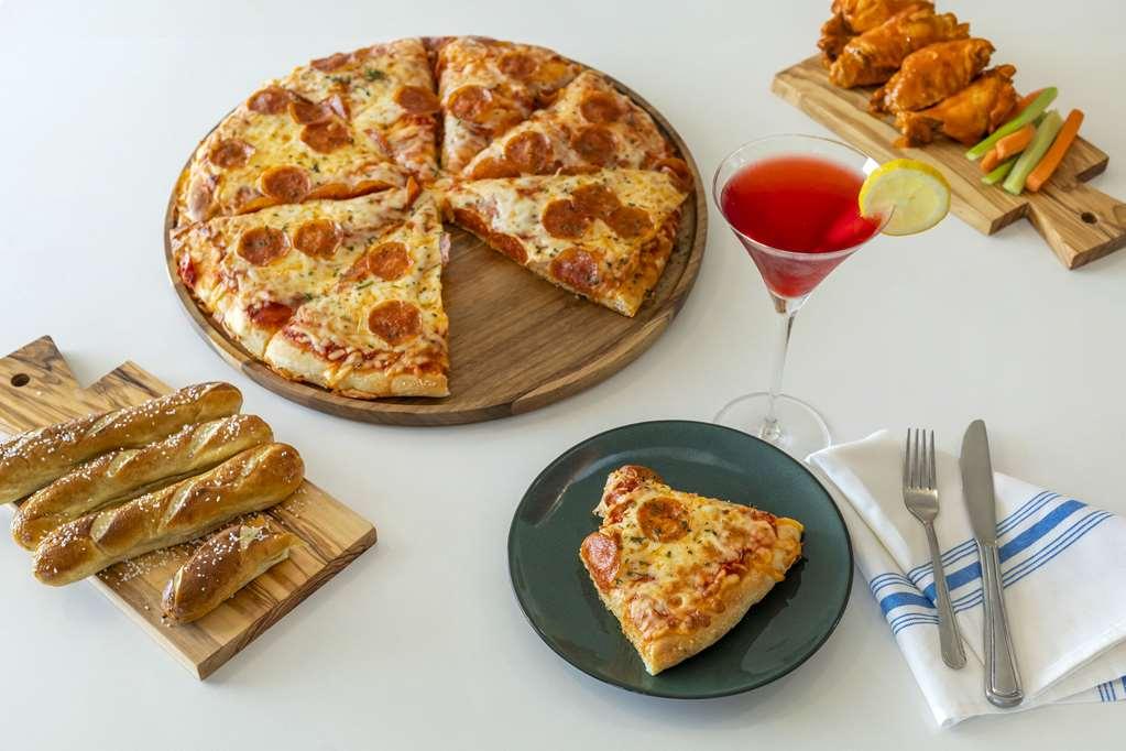 Comfort Inn & Suites Newark Liberty International Airport 餐厅 照片