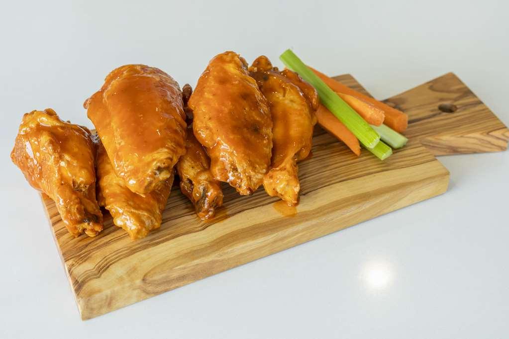 Comfort Inn & Suites Newark Liberty International Airport 餐厅 照片