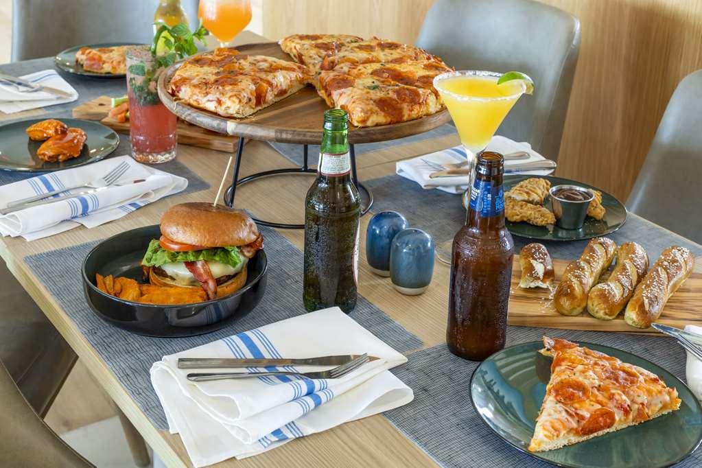 Comfort Inn & Suites Newark Liberty International Airport 餐厅 照片