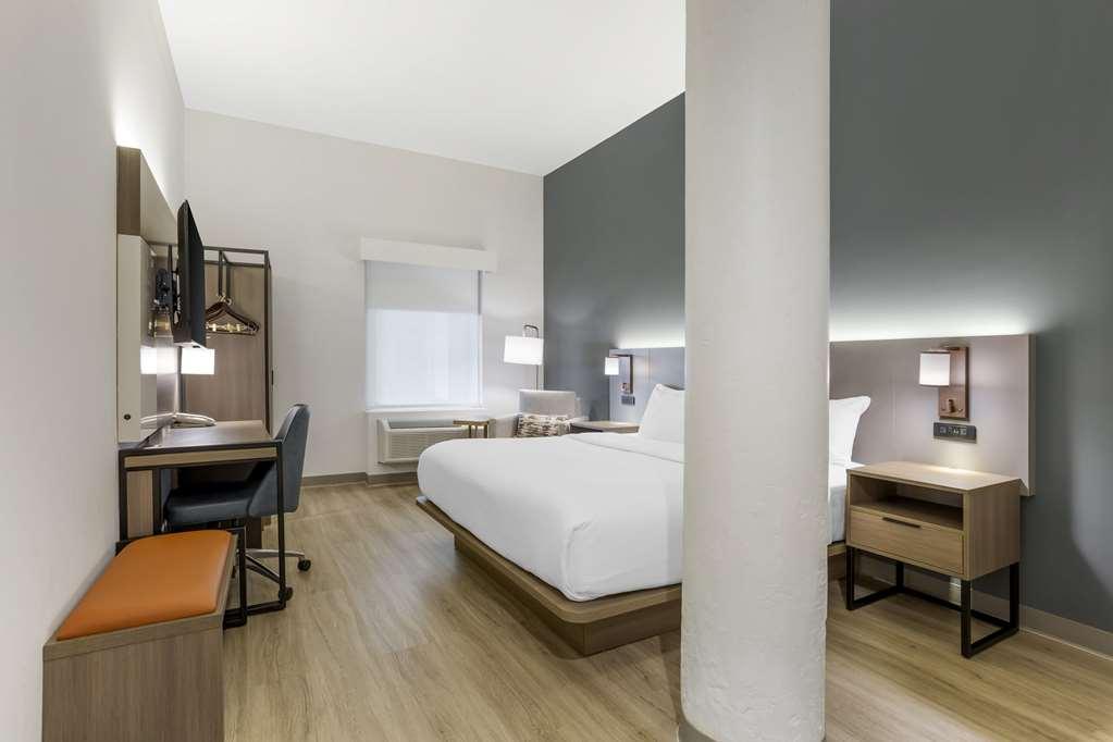 Comfort Inn & Suites Newark Liberty International Airport 客房 照片